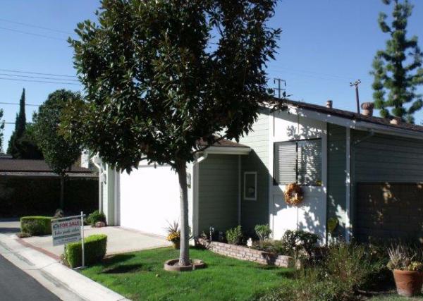 Lake Park Santa Ana North1501 Wood LakeSanta Ana, CA 92705