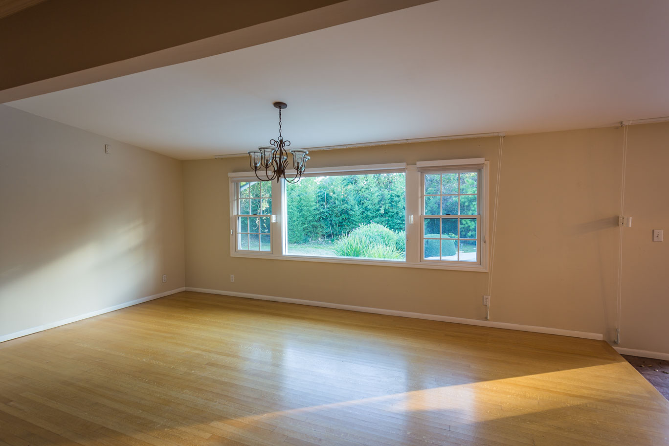 18812 Oak Ridge Dr, North Tustin, United States 92705