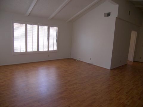 Lake Park Santa Ana North1525 Canyon LakeSanta Ana, CA 92705