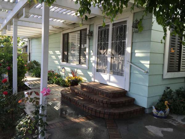 Lake Park Santa Ana North2536 View LakeSanta Ana, CA 92705