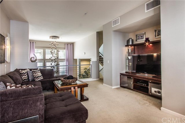 610 Jeanette Lane, Santa Ana, CA 92705