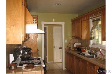 2326 N Hesperian Street, Santa Ana, United States 92706