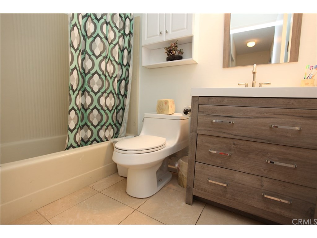 1001 W Stevens Avenue, Santa Ana, CA 92707