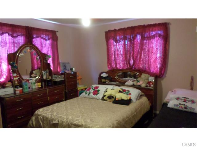 625 E Flora St, Santa Ana, United States 92707