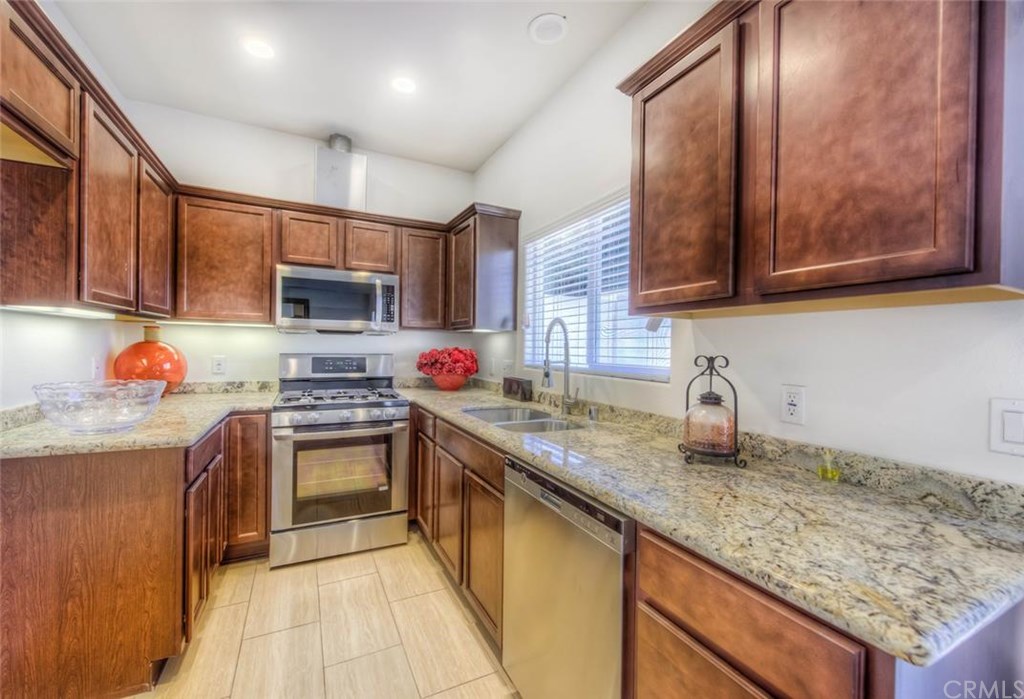 1556 West Katella Avenue, Anaheim, CA 92802