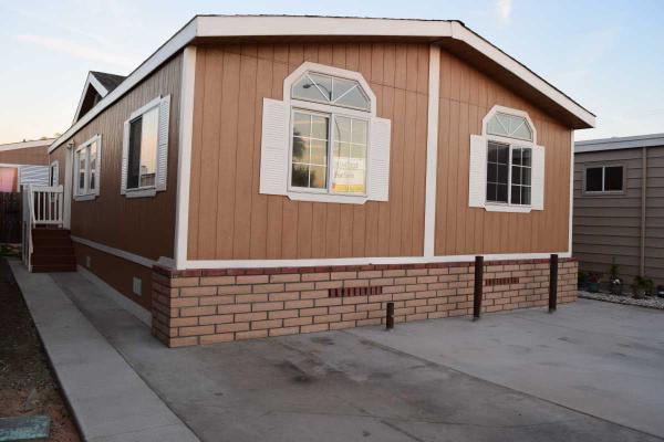 Anaheim Royal MHP 1250 N State College Blvd #62Anaheim, CA 92806