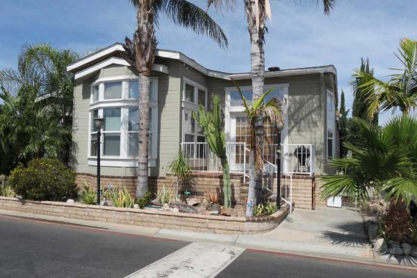 Friendly Village 5815 lapalma #214Anaheim, CA 92807