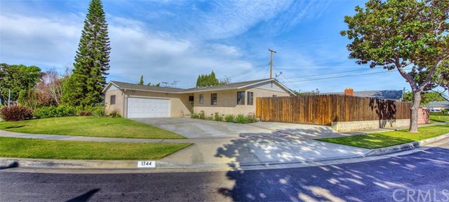 1744 West Houston Avenue, Fullerton, CA 92833