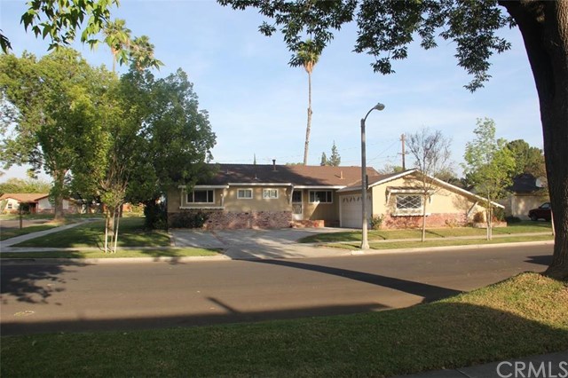 4282 Hillside Ave