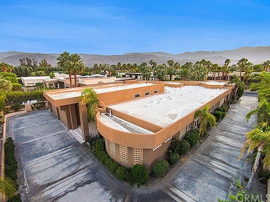 6731 E La Cumbre Dr