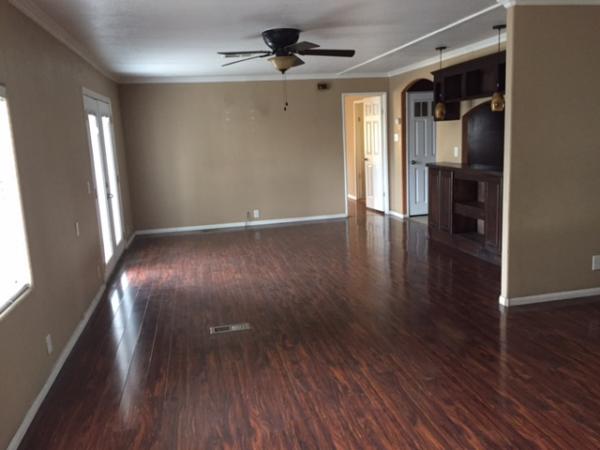 Corona La Linda Mobile Home Park 777 Temescal Street #1Corona, CA 92879