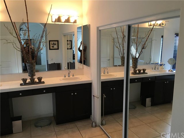 6876 Old Peak Lane, Eastvale, CA 92880