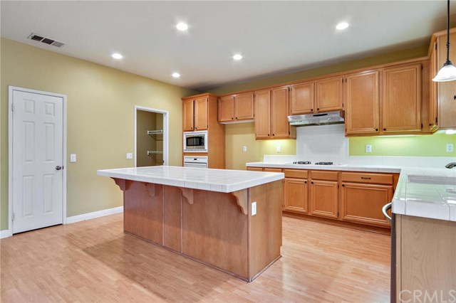 7198 Twinspur Court, Eastvale, CA 92880