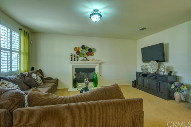 8572 Vienna Drive, Corona, CA 92880
