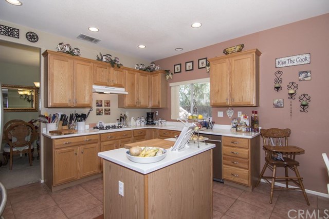 925 Windy Ridge Drive, Corona, CA 92882