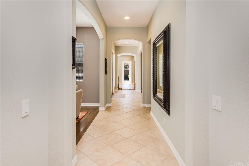 22293 SILVERPOINTE Loop, Corona, CA 92883