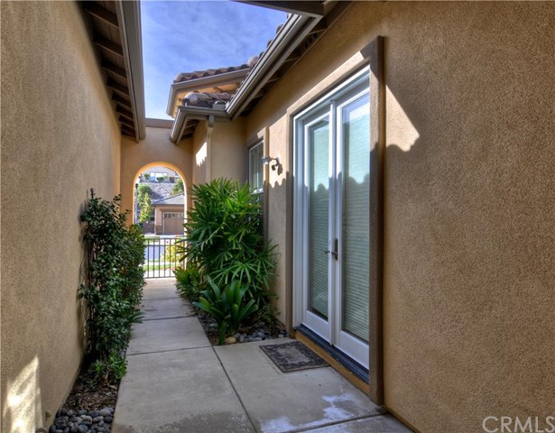 9132 Pinyon Point Court, Corona, CA 92883