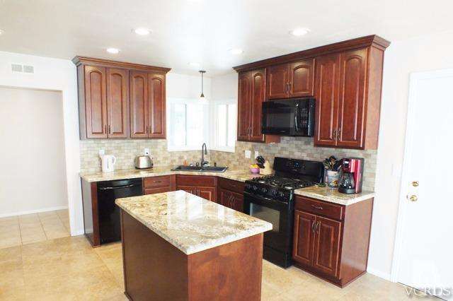 247 Westminster Avenue, Ventura, United States 93003