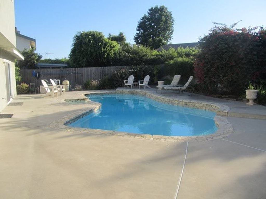 1111 Rowland Ave, Camarillo, United States 93010