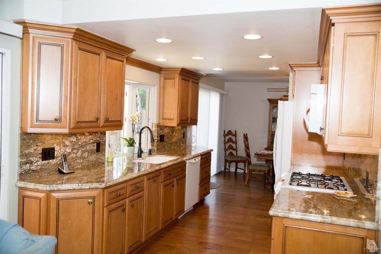 302 Mariposa Drive, Camarillo, CA 93012
