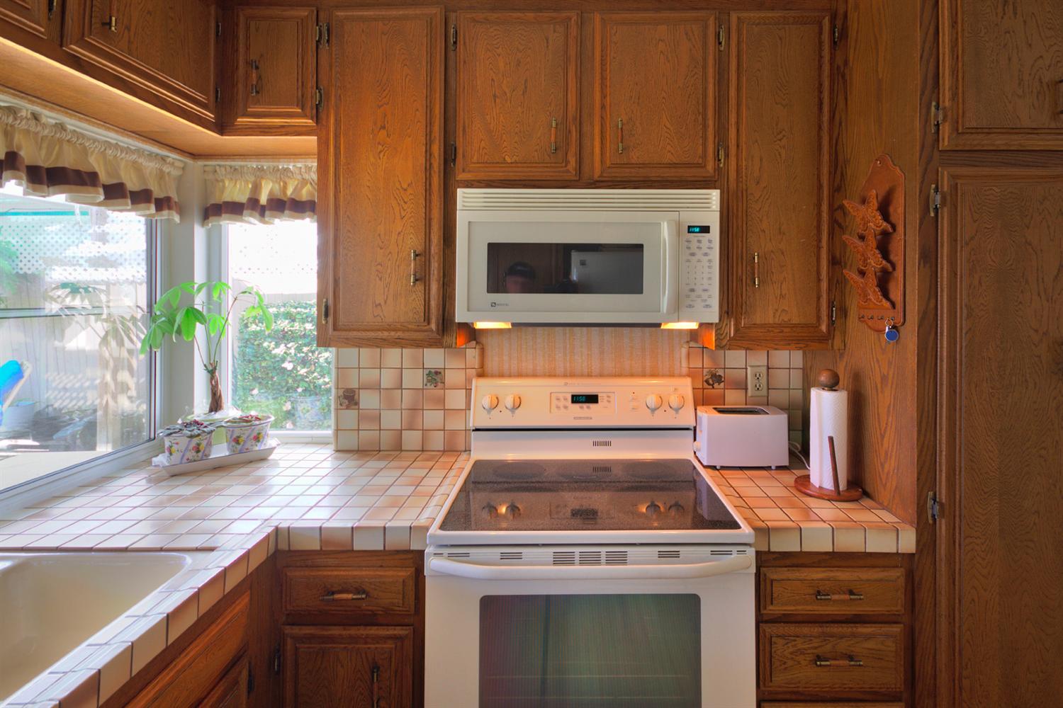 96 Valley Ridge St, Ojai, United States 93023