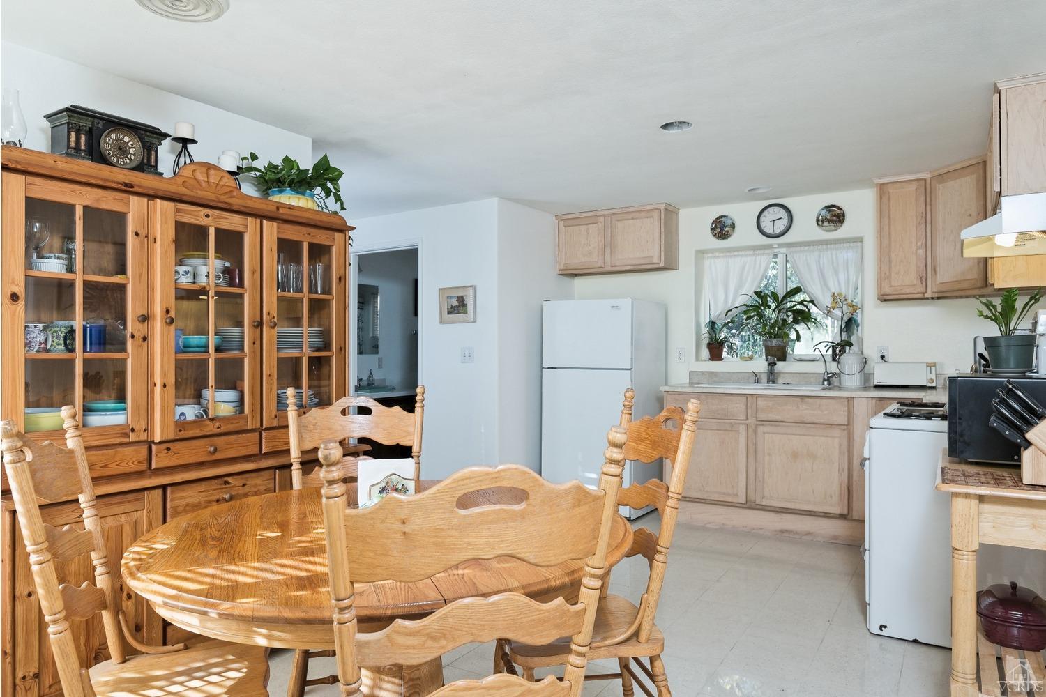 1438 South La Luna Avenue, Ojai, CA 93023