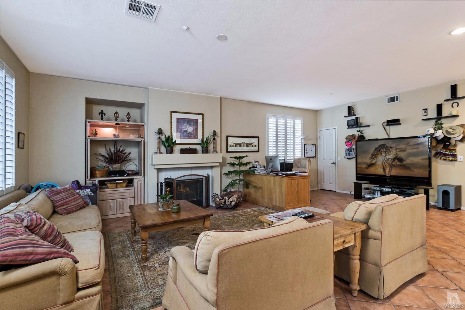 1933 Corto Trail, Oxnard, CA 93036