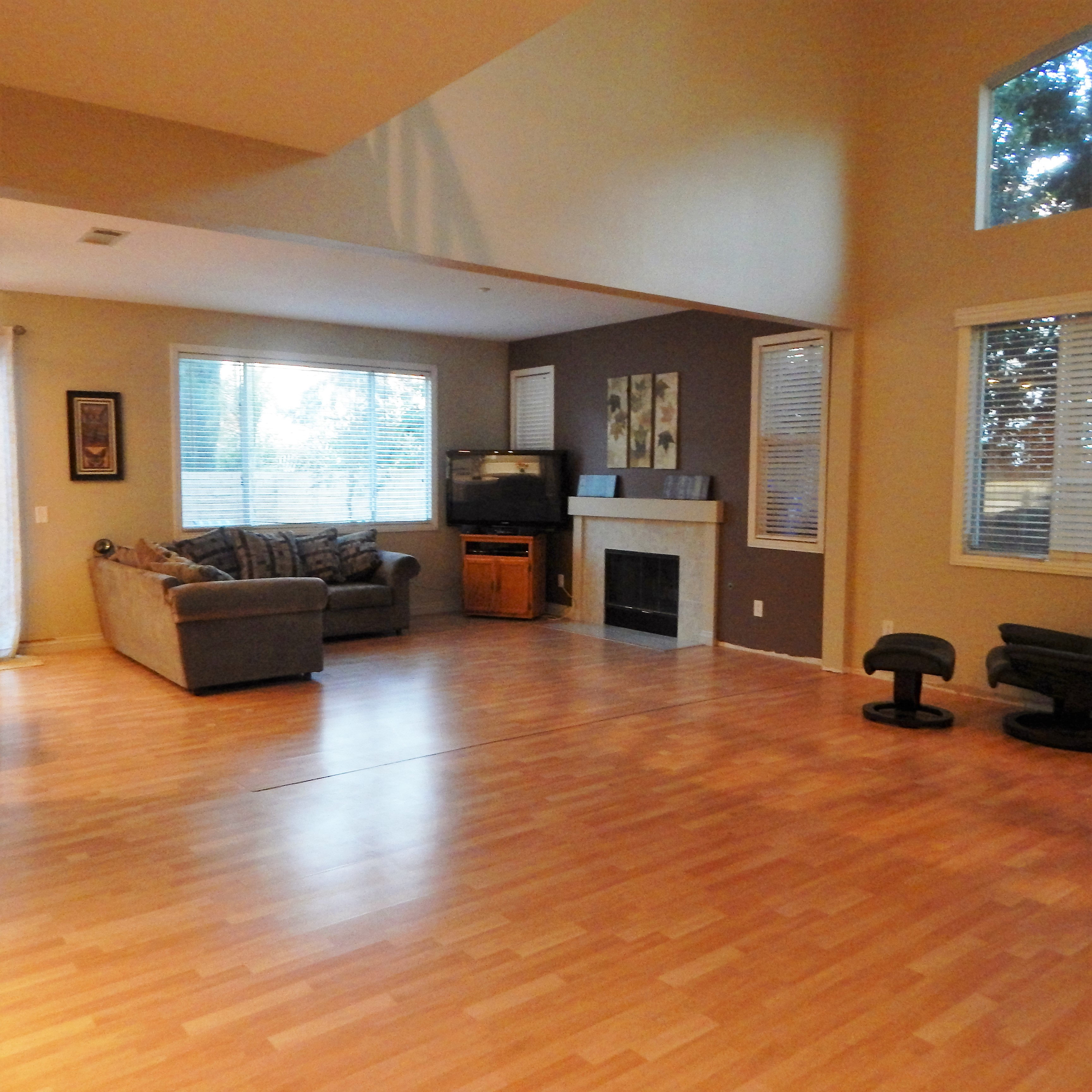 1307 Meadowlark Lane, Oxnard, United States 93036