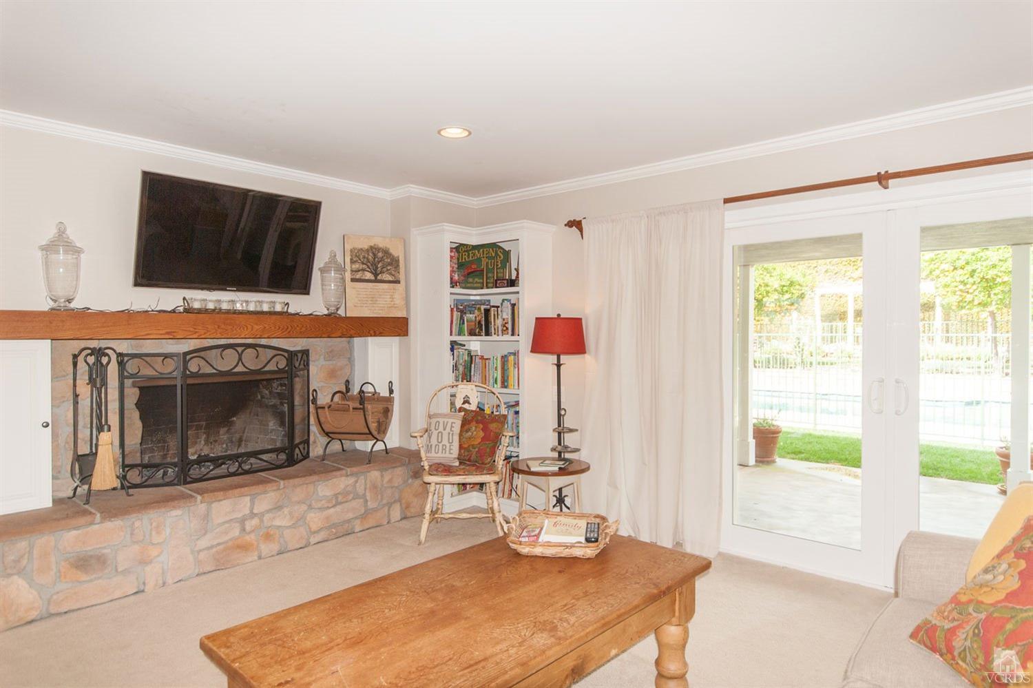 17045 April Ln., Santa Paula, United States 93060