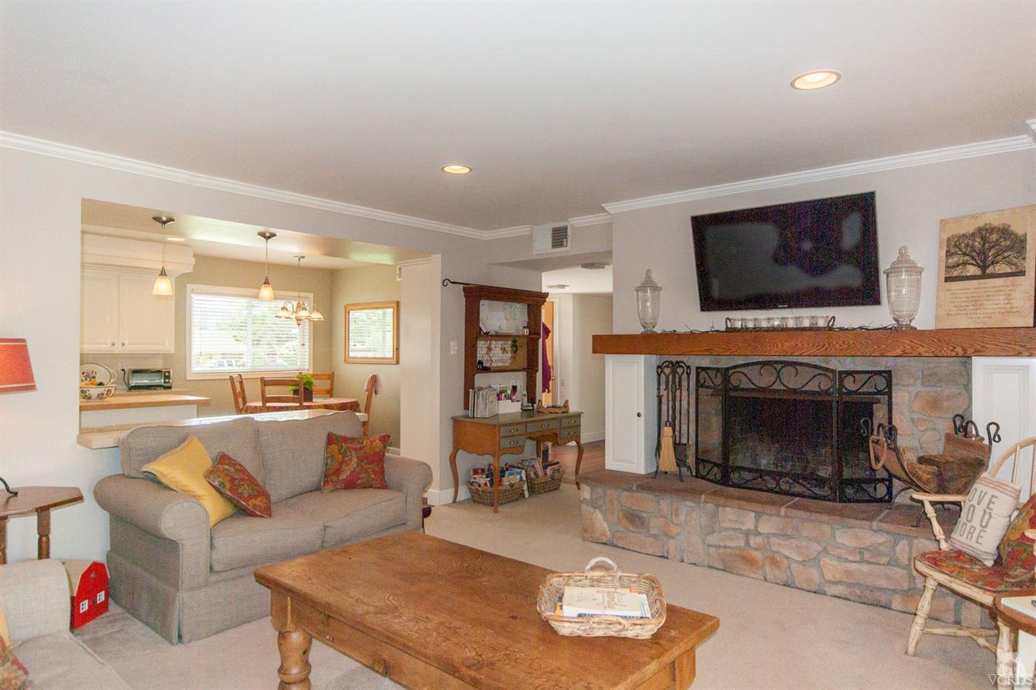 17045 April Ln., Santa Paula, United States 93060