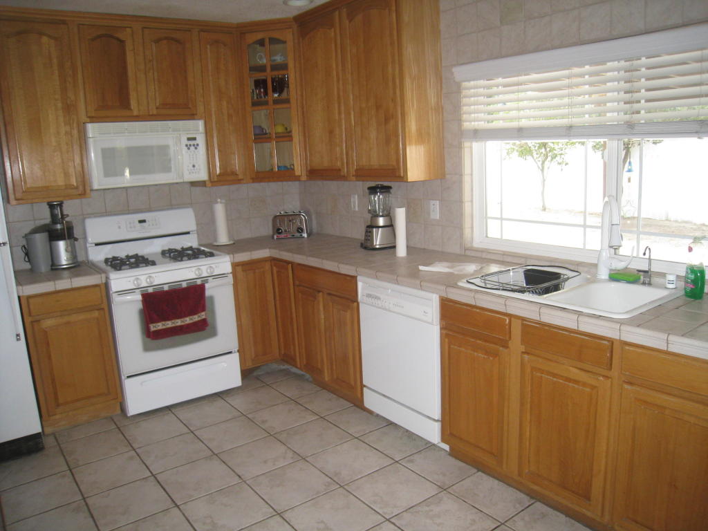 2613 Greenleaf Court, Simi Valley, CA 93063