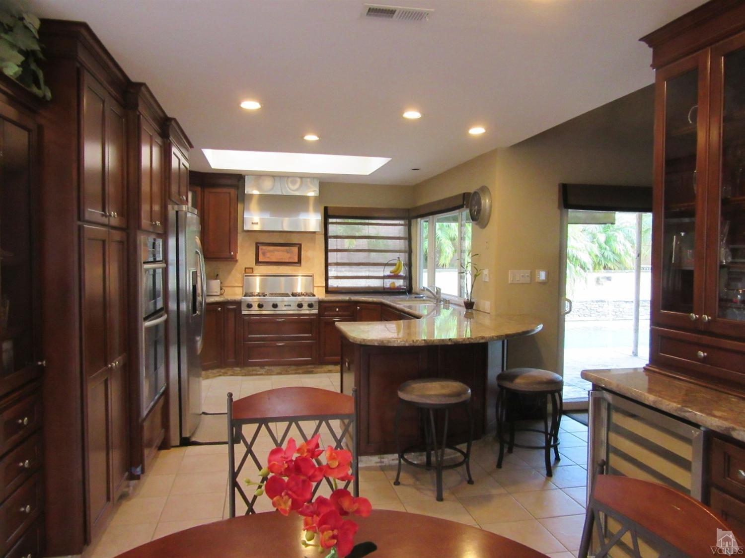 2186 Ecroyd Ave, Simi Valley, United States 93063