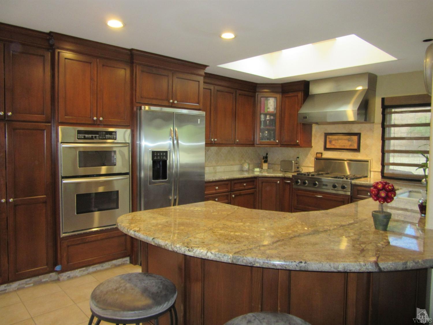 2186 Ecroyd Ave, Simi Valley, United States 93063