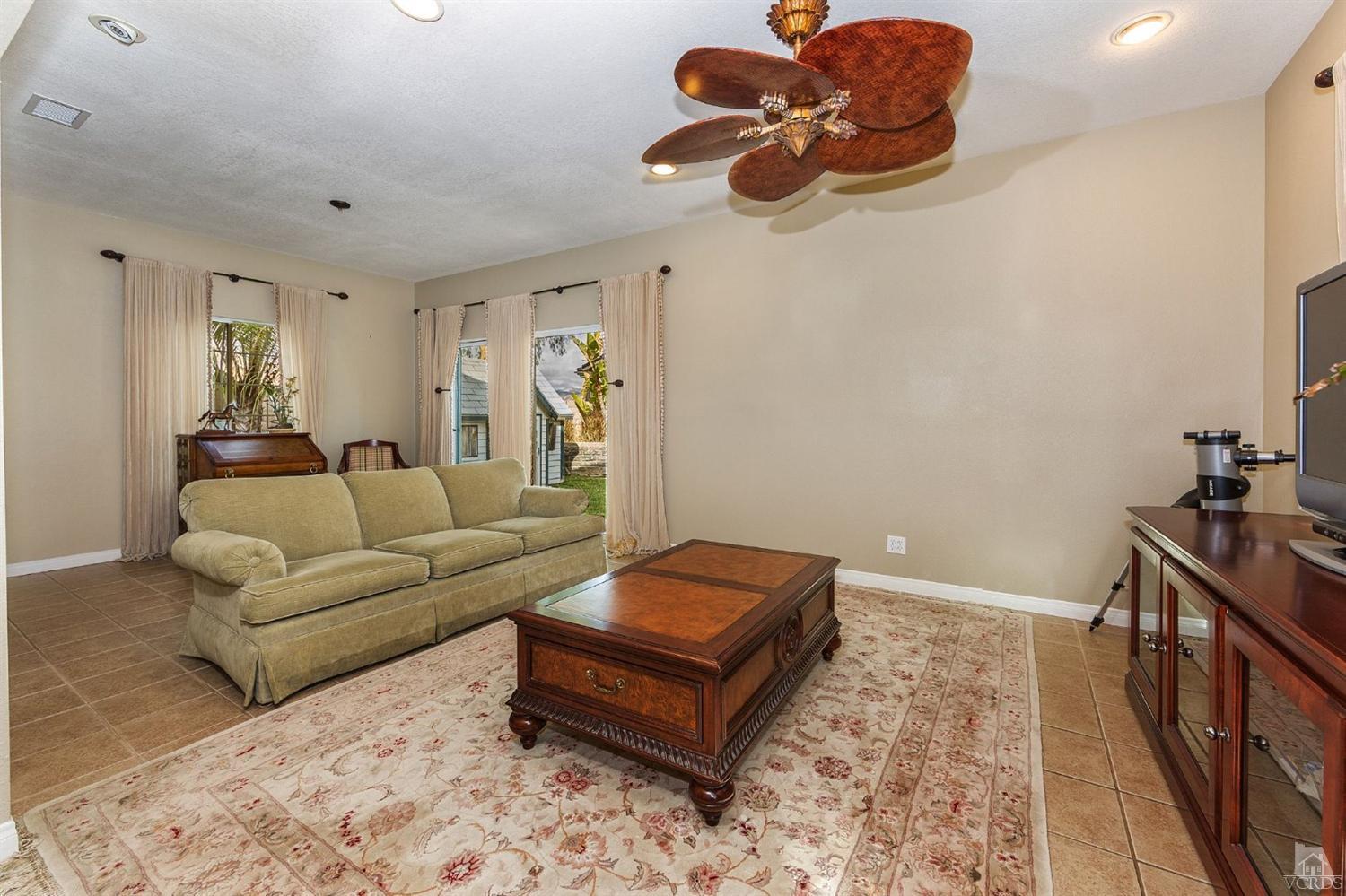1113 Castlemere Court, Simi Valley, CA 93065