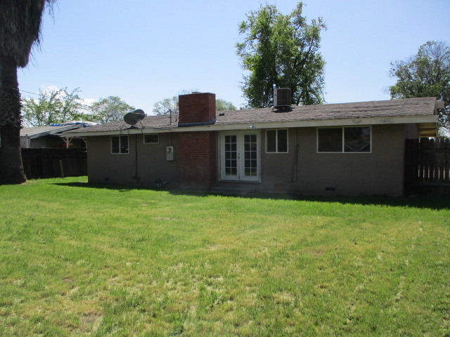 908 East Myrtle StrHanford, CA, 93230Kings County
