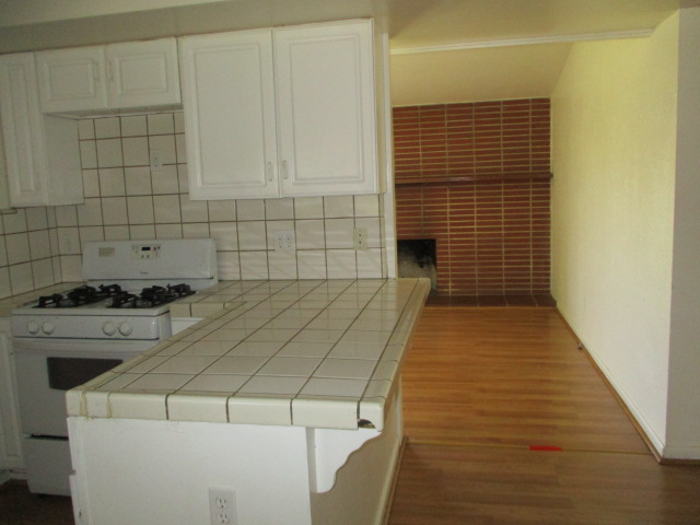 908 East Myrtle StrHanford, CA, 93230Kings County
