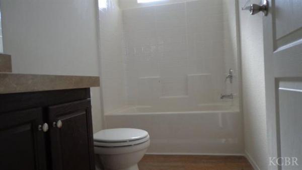 Hanford Del Arroyo Estates 860 E Grangeville Blvd 142Hanford, CA 93230