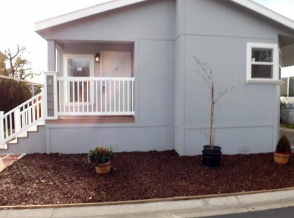 Hanford Del Arroyo Estates 860 E Grangeville Blvd 5Hanford, CA 93230