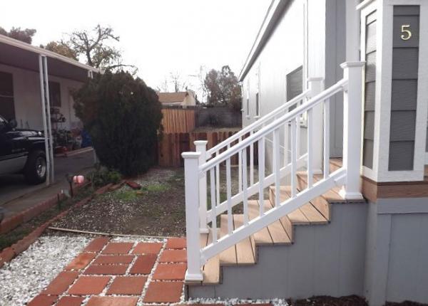 Hanford Del Arroyo Estates 860 E Grangeville Blvd 5Hanford, CA 93230