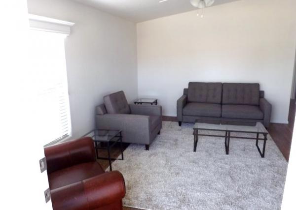 Hanford Del Arroyo Estates 860 E Grangeville Blvd 5Hanford, CA 93230