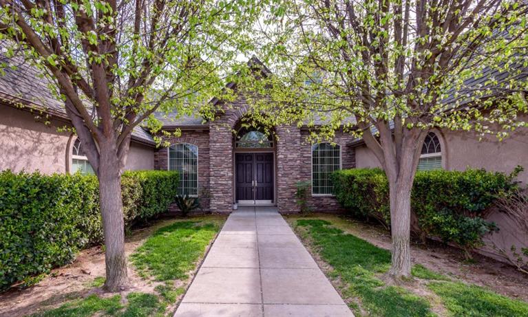 569 West Pioneer Way, Hanford, CA 93230