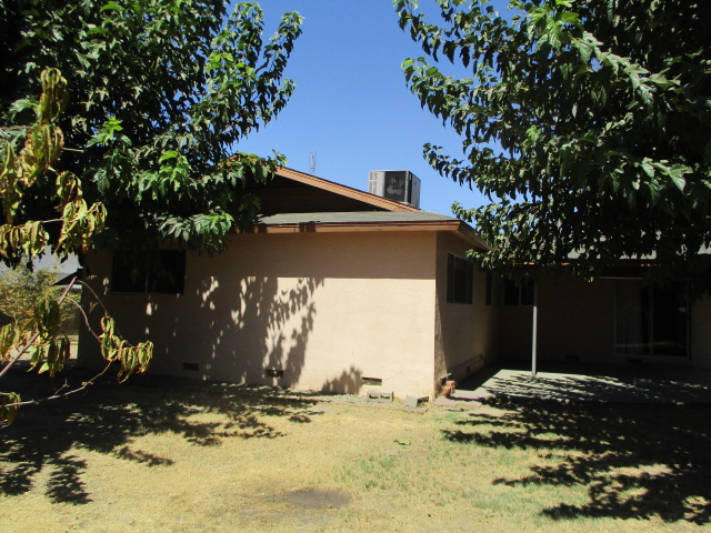 127 East Spruce AveLemoore, CA, 93245Kings County