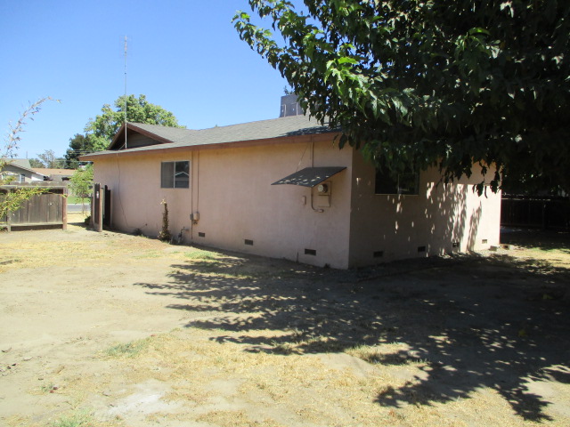 127 East Spruce AveLemoore, CA, 93245Kings County