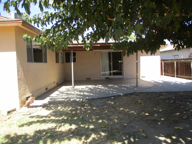 127 East Spruce AveLemoore, CA, 93245Kings County