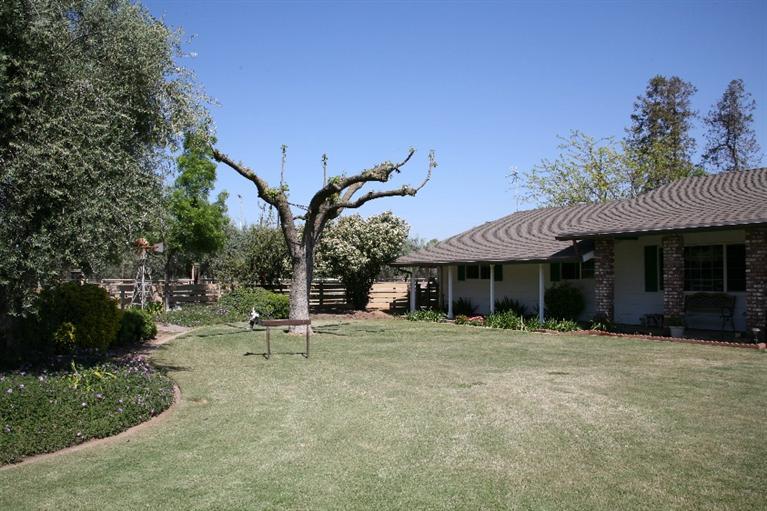 1272 South Westwood Road, Porterville, CA 93257