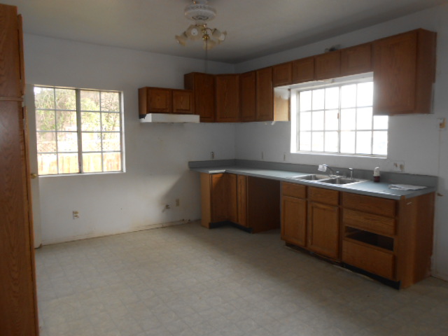 242 E Mill AvePorterville, CA, 93257Tulare County