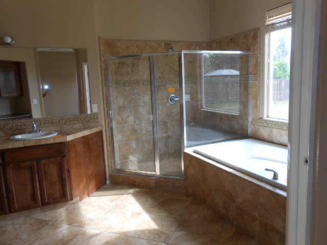 948 N Shadowood PlPorterville, CA, 93257Tulare County