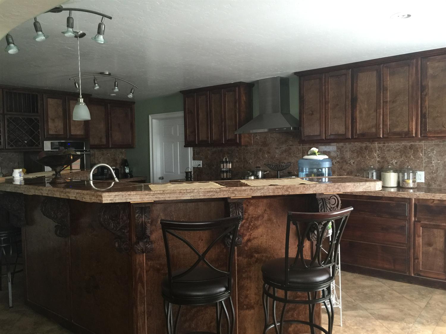 181 South indiana, Porterville, CA 93257