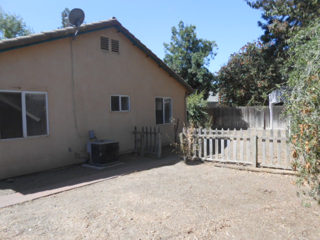 2530 W Porter Creek AvePorterville, CA, 93257Tulare County