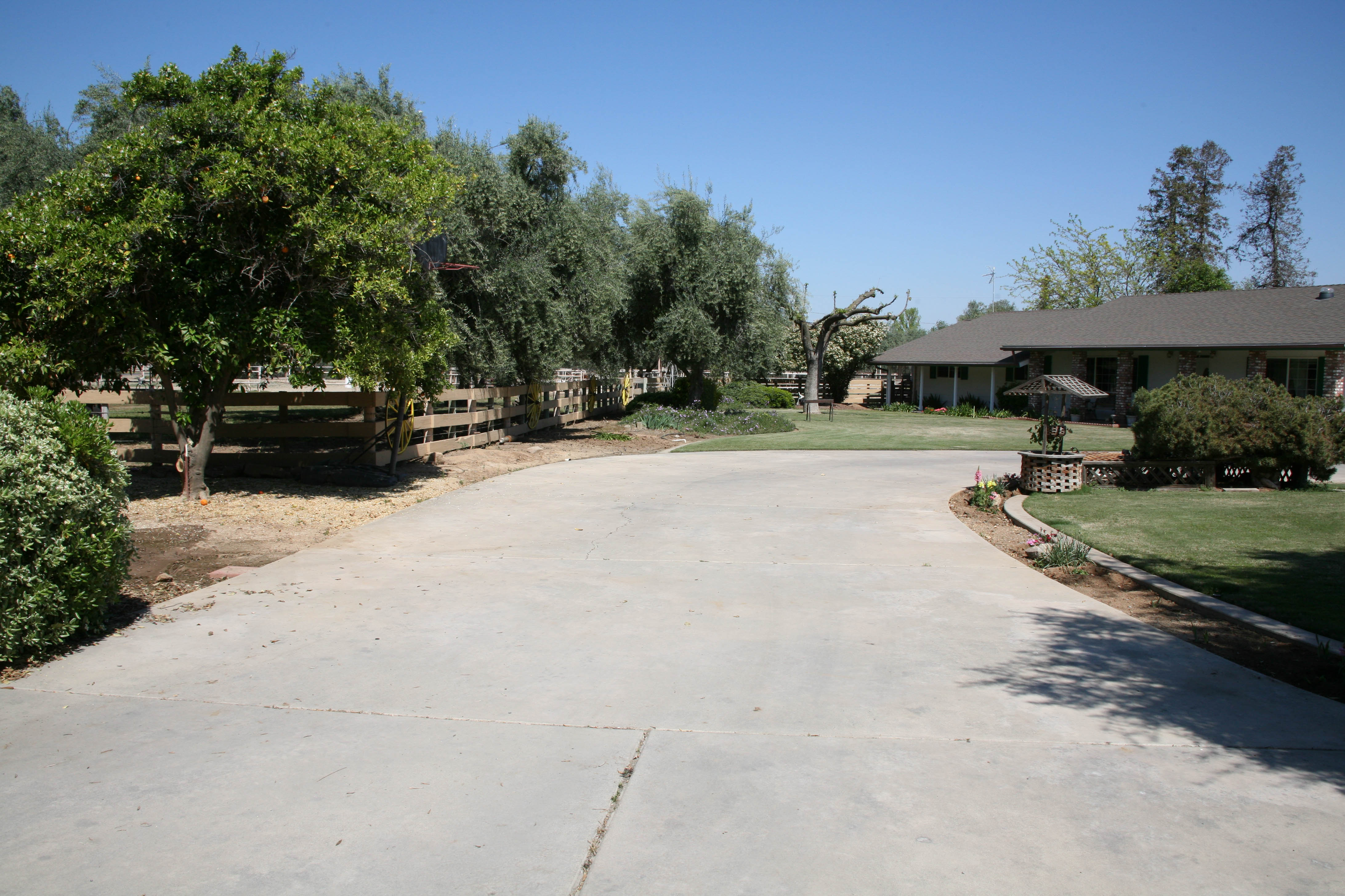 1272 S Westwood Rd, Porterville, United States 93257